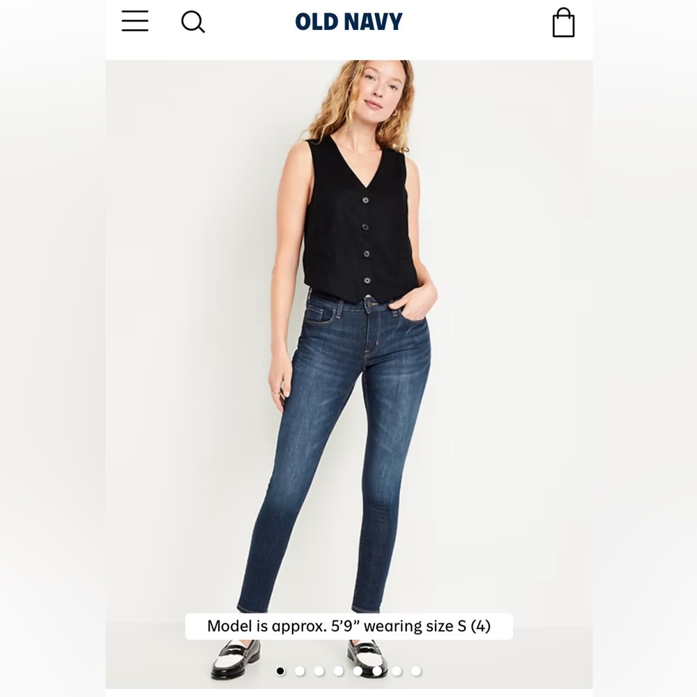 Old Navy Rockstar Super Skinny‎ Mid rise Jeans. NWT. Retail 49.99